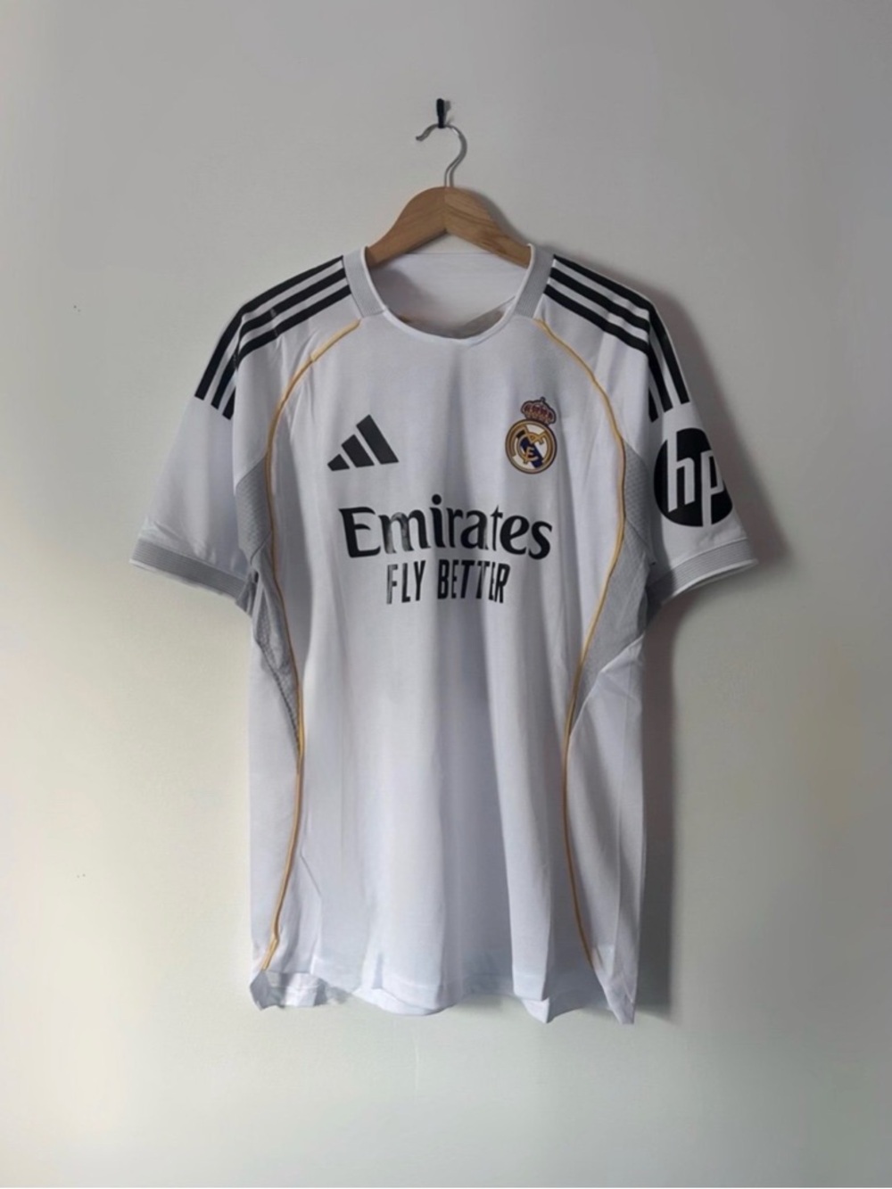 Real Madrid 25/26 Home Jersey Fan Version Size Medium